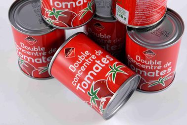 Bequemer Tomaten-Extrakt aus Dosen, der als Suggestion oder als Dip für Snacks serviert werden kann